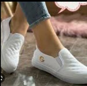 GBG Los Angeles paysyn white platform Slip-On Sneakers New